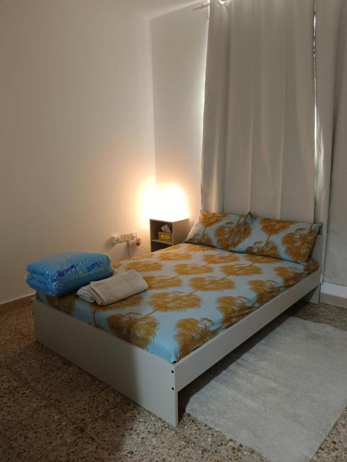 Affordable Transient - Not A Hotel - Sharing Kitchen And Washrooms Abu Dhabi Exterior photo