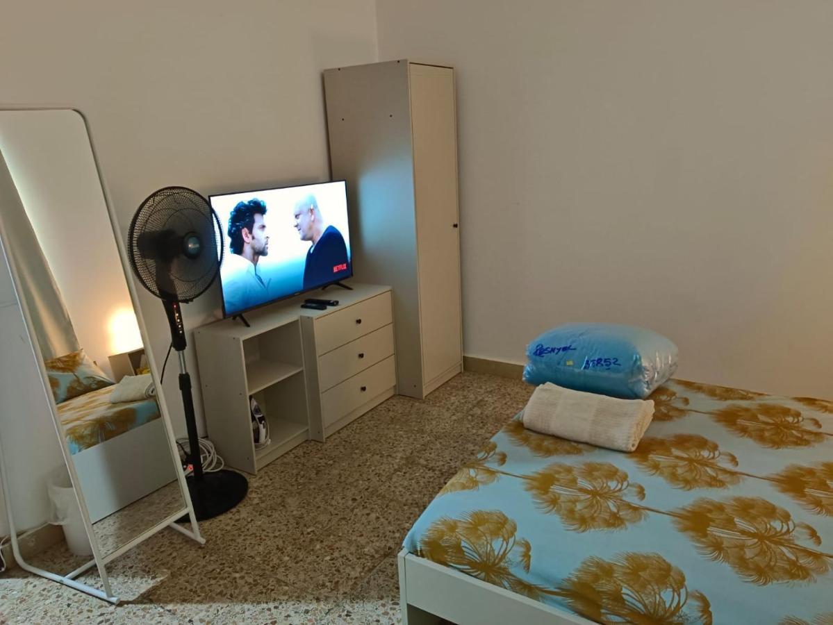 Affordable Transient - Not A Hotel - Sharing Kitchen And Washrooms Abu Dhabi Exterior photo