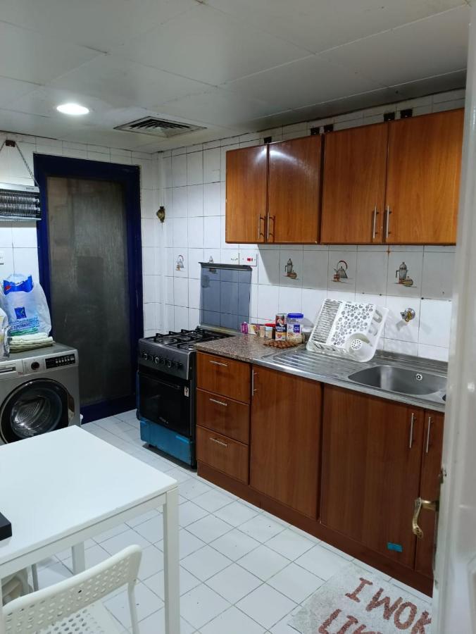 Affordable Transient - Not A Hotel - Sharing Kitchen And Washrooms Abu Dhabi Exterior photo