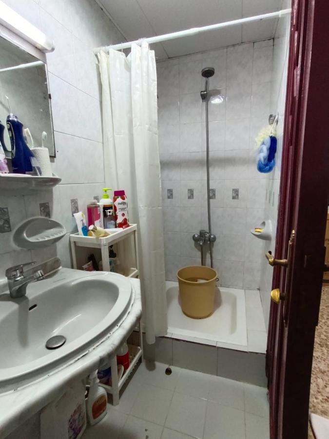 Affordable Transient - Not A Hotel - Sharing Kitchen And Washrooms Abu Dhabi Exterior photo