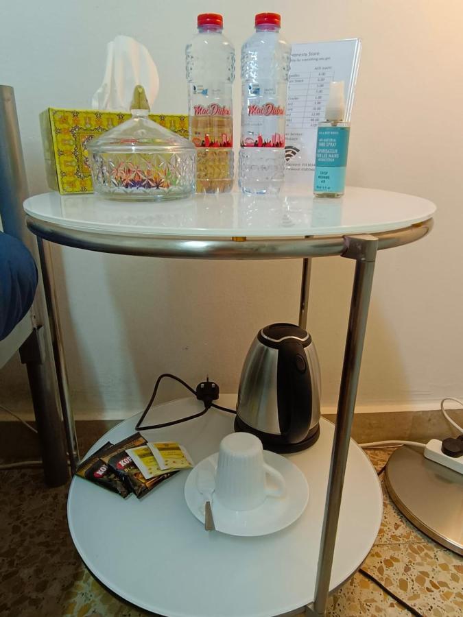 Affordable Transient - Not A Hotel - Sharing Kitchen And Washrooms Abu Dhabi Exterior photo