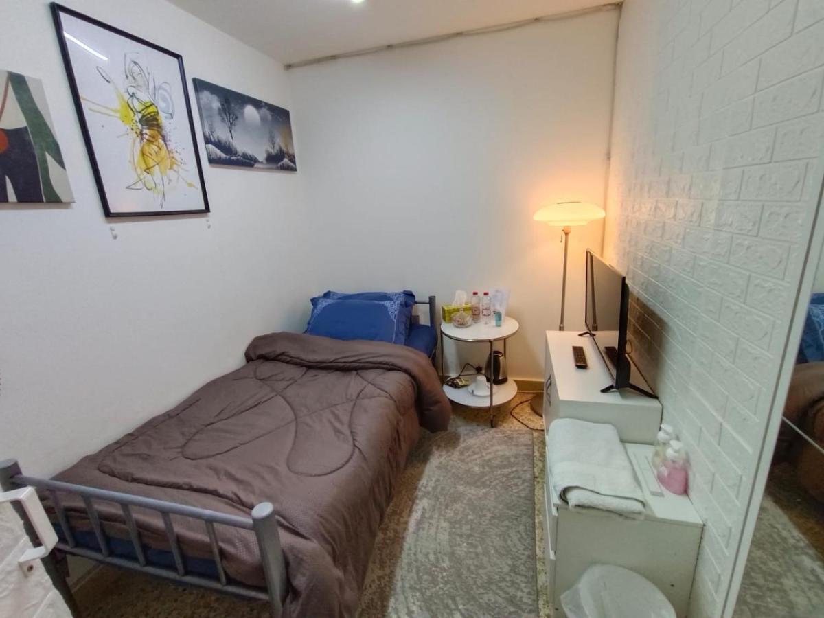 Affordable Transient - Not A Hotel - Sharing Kitchen And Washrooms Abu Dhabi Exterior photo