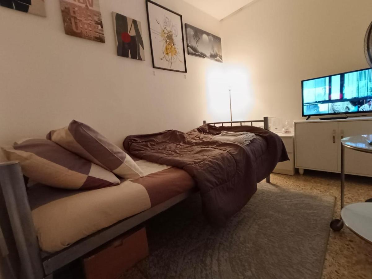 Affordable Transient - Not A Hotel - Sharing Kitchen And Washrooms Abu Dhabi Exterior photo